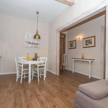 Petra & Rustic Apartamento Makarska