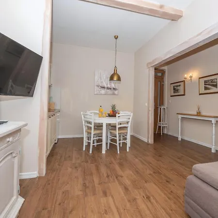 Petra & Rustic Apartman Makarska