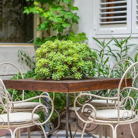 Petra & Rustic Apartman Makarska
