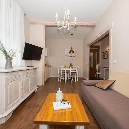 Petra & Rustic Apartman Makarska